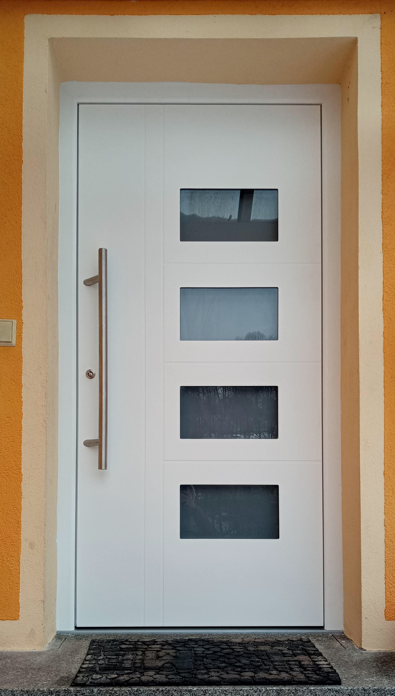 Aluminium-Haustüre Noblesse Herxheim-1 KK, RAL 9016 Verkehrsweiß