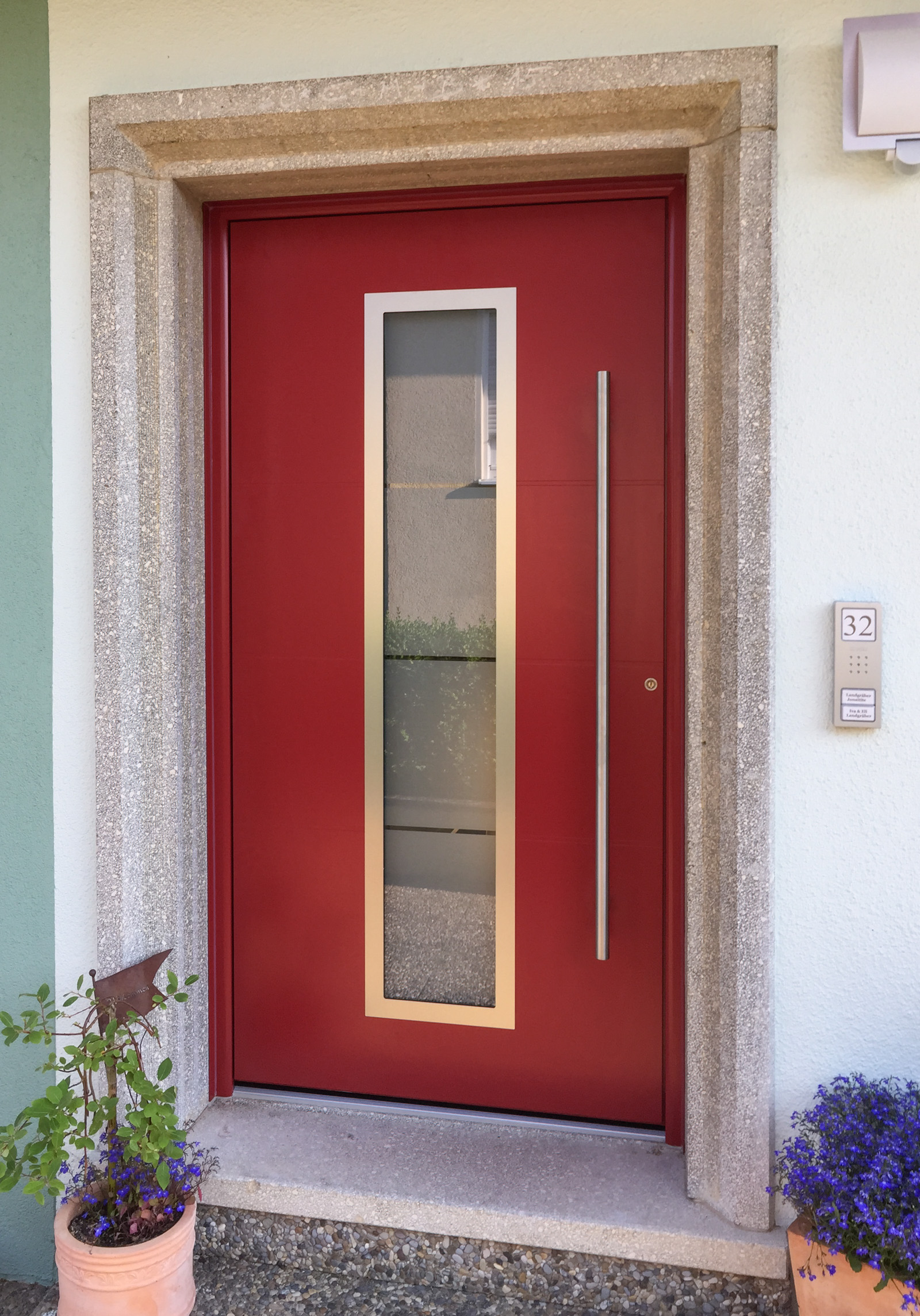 Aluminium-Haustüre, RAL 3003 Rubinrot