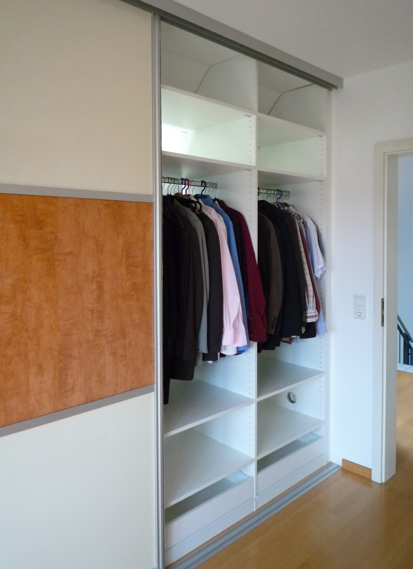 Alu-Schiebetürelement (Silent Alu Flex) mit Füllungen Dekor