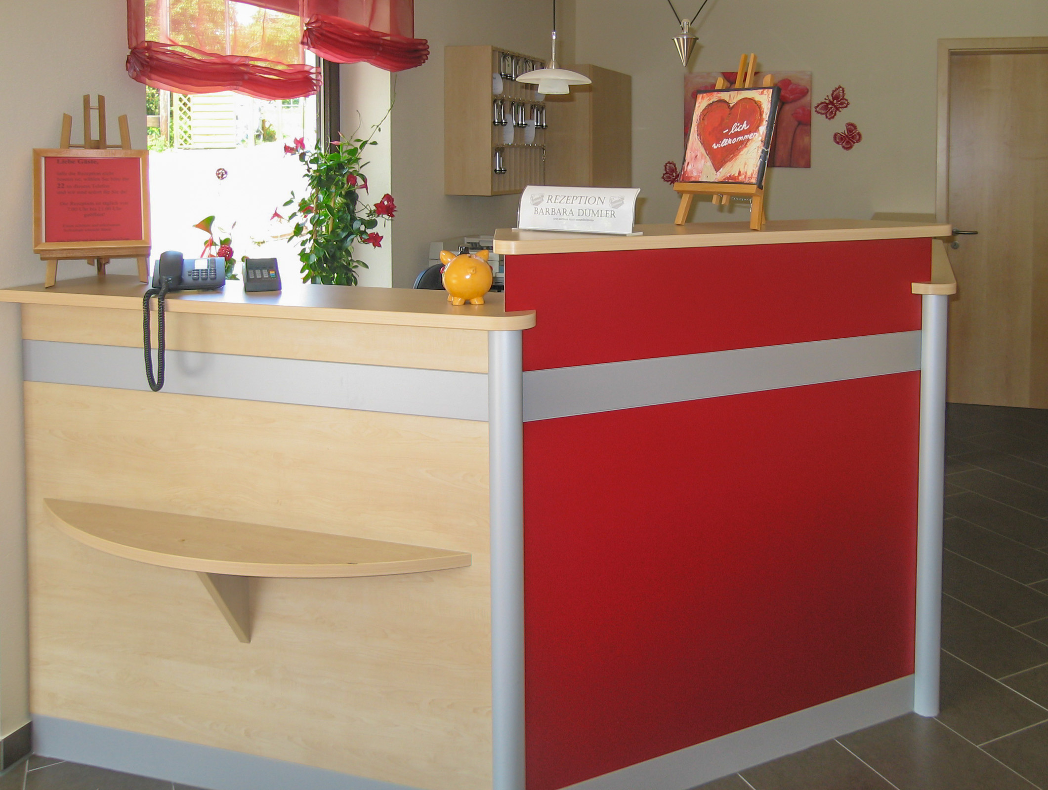 Ladentheke Dekor Ahorn, Rot, Silber